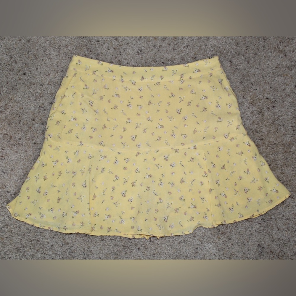 Hollister High Rise Yellow Mini Skirt